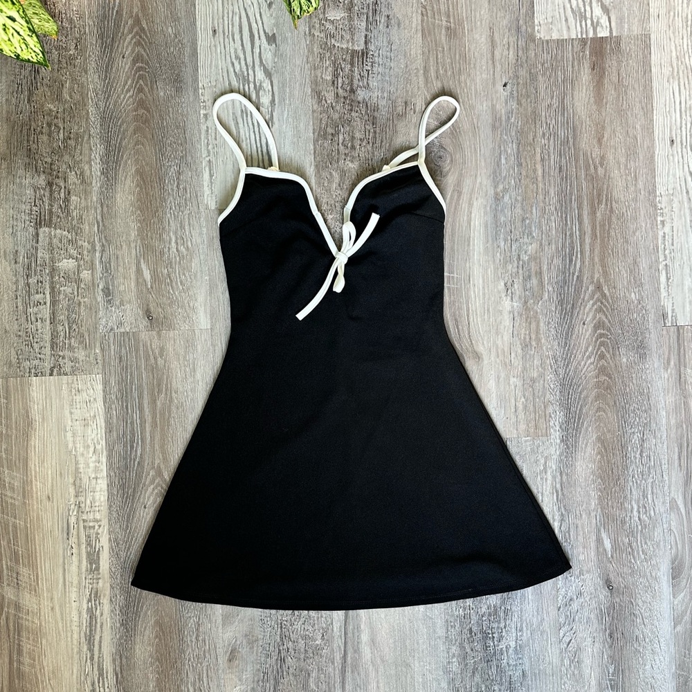 Lucy in the sky Outline Front Tie Dress